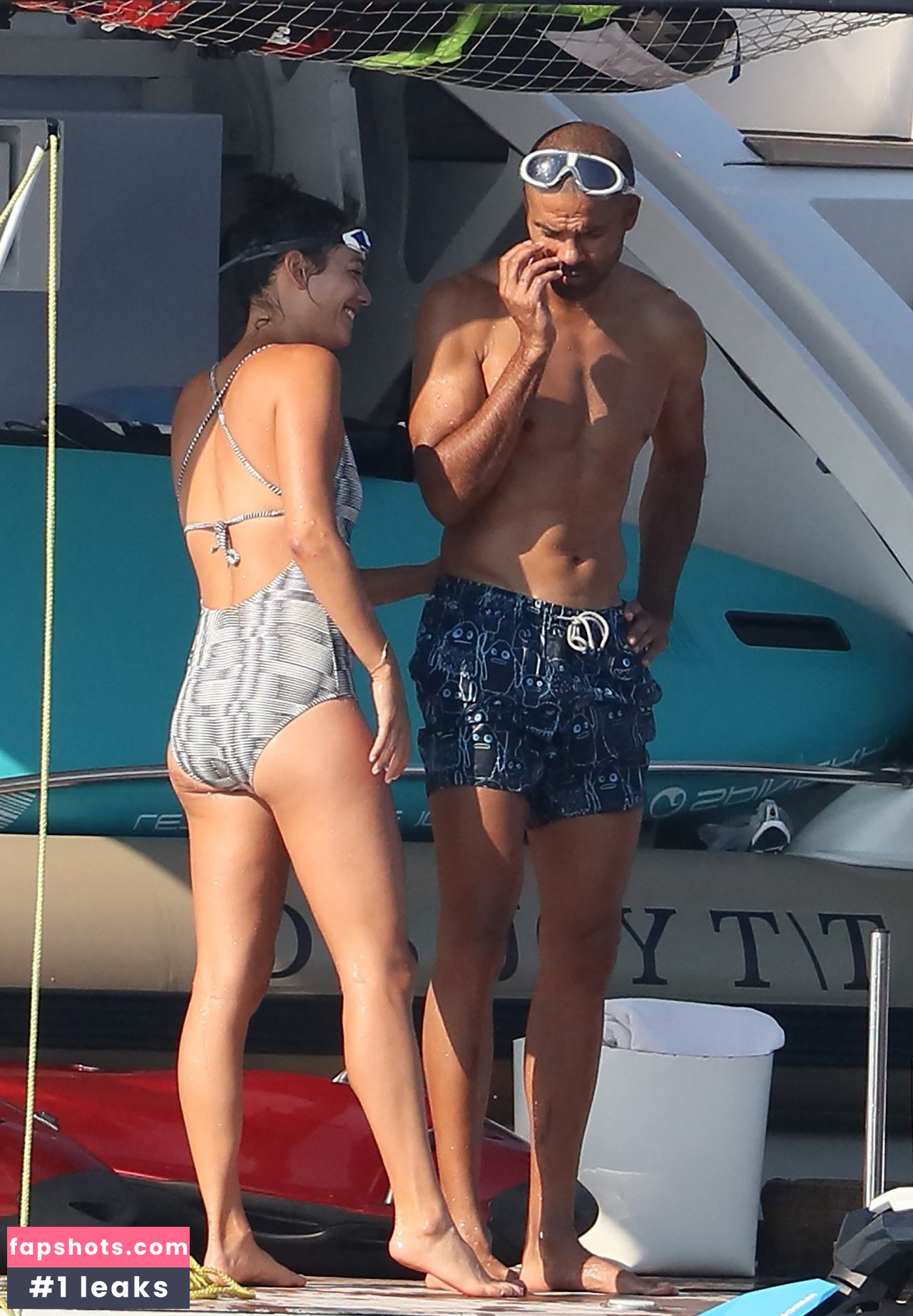 Alize Lim gallery photo #43