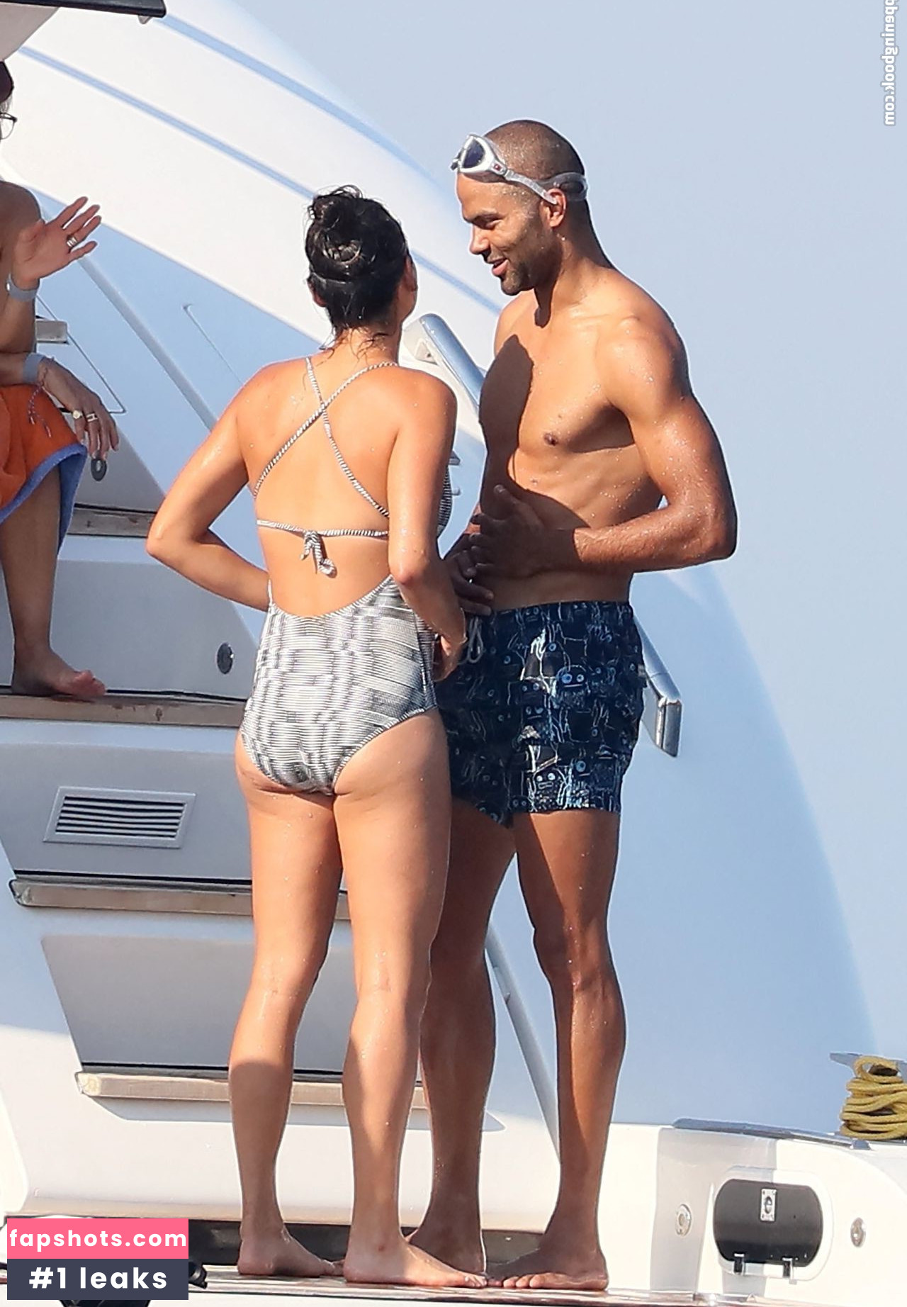 Alize Lim gallery photo #47