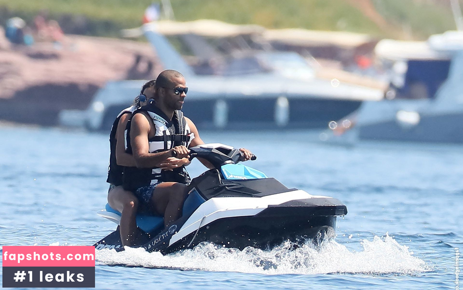 Alize Lim gallery photo #6