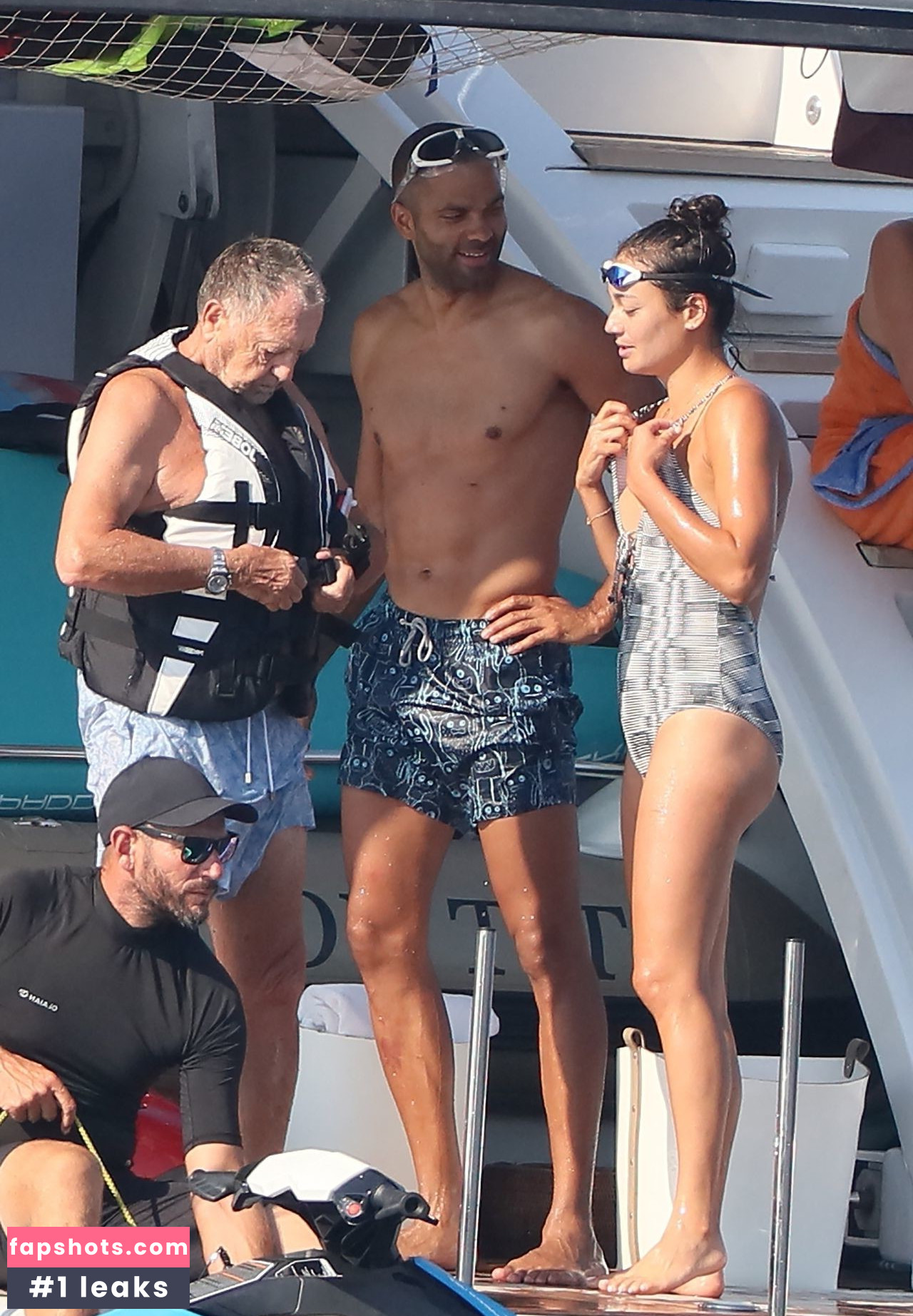 Alize Lim gallery photo #54