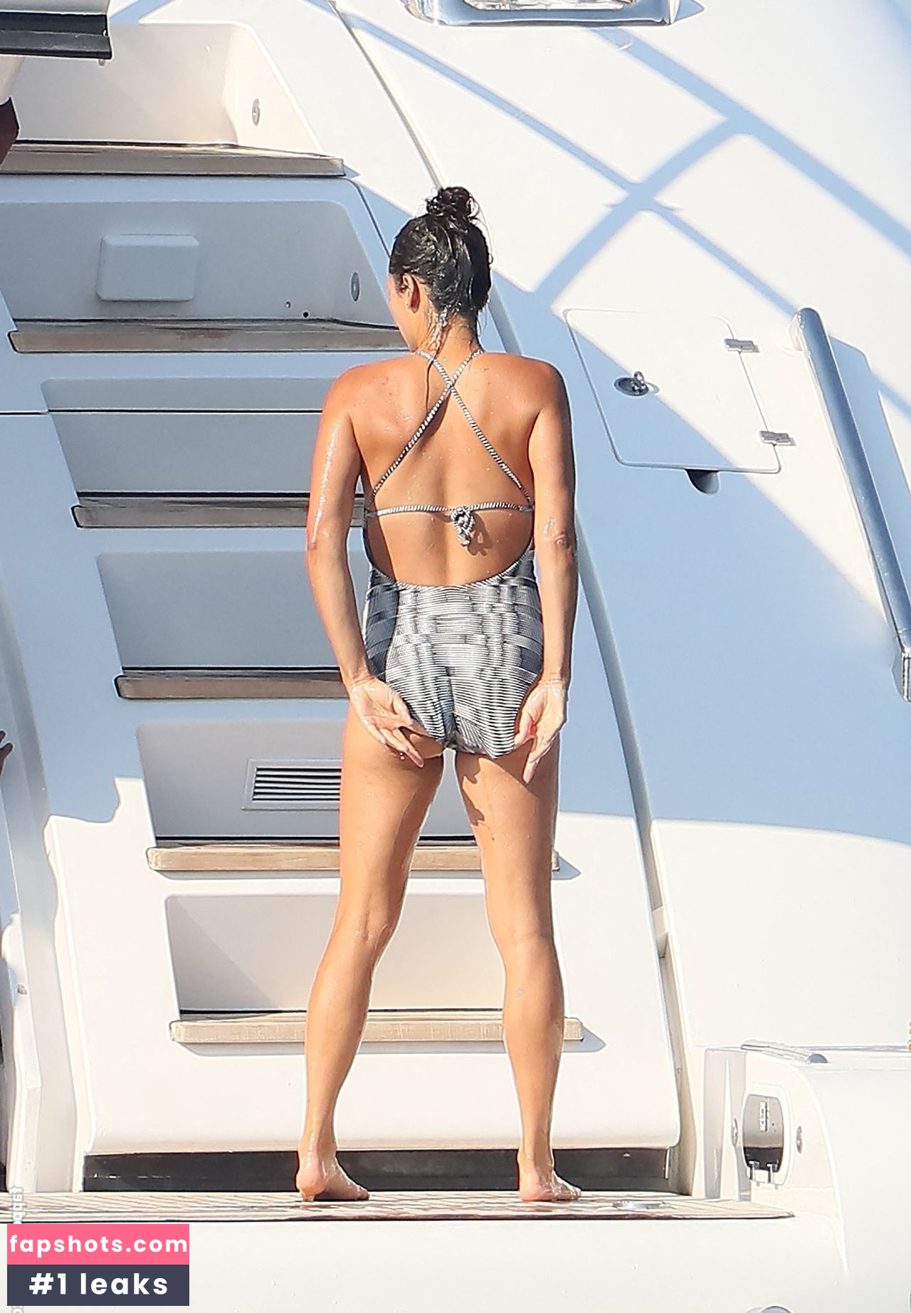 Alize Lim gallery photo #61