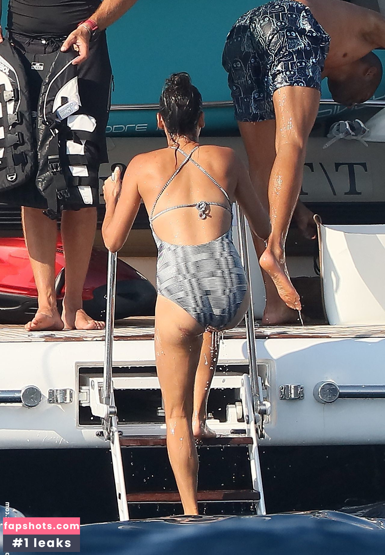 Alize Lim gallery photo #63