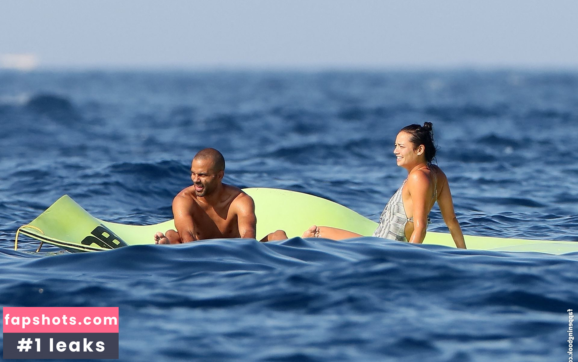 Alize Lim gallery photo #71