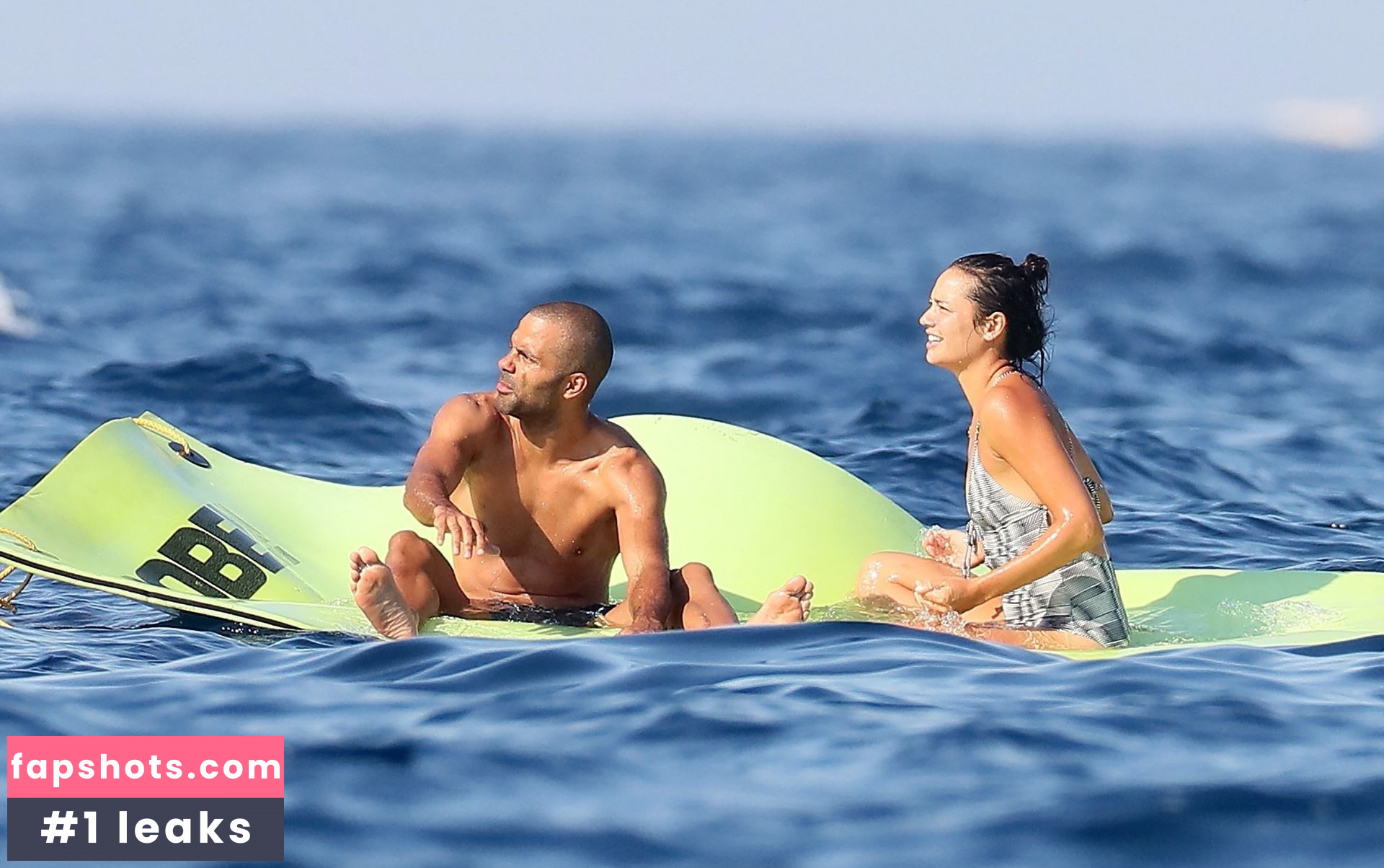 Alize Lim gallery photo #72