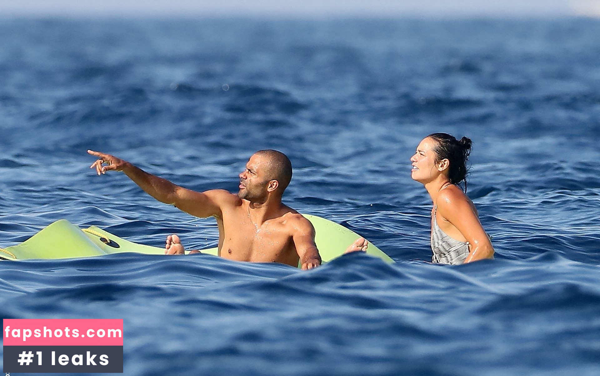 Alize Lim gallery photo #73