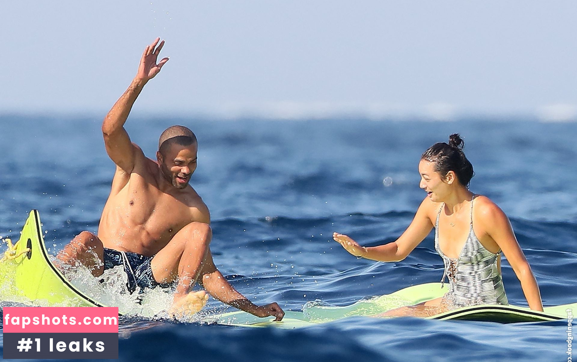 Alize Lim gallery photo #75