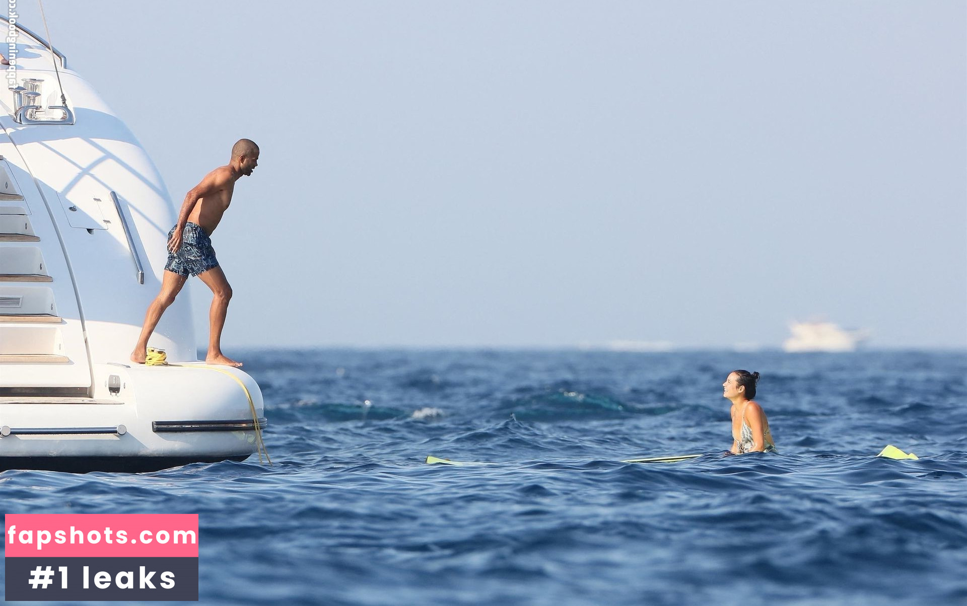 Alize Lim gallery photo #80