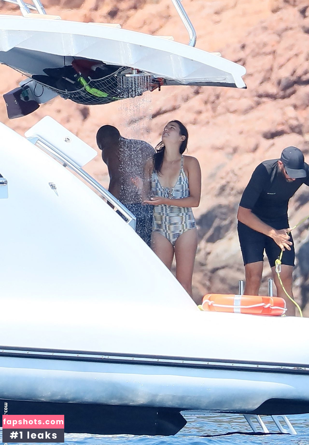 Alize Lim gallery photo #81