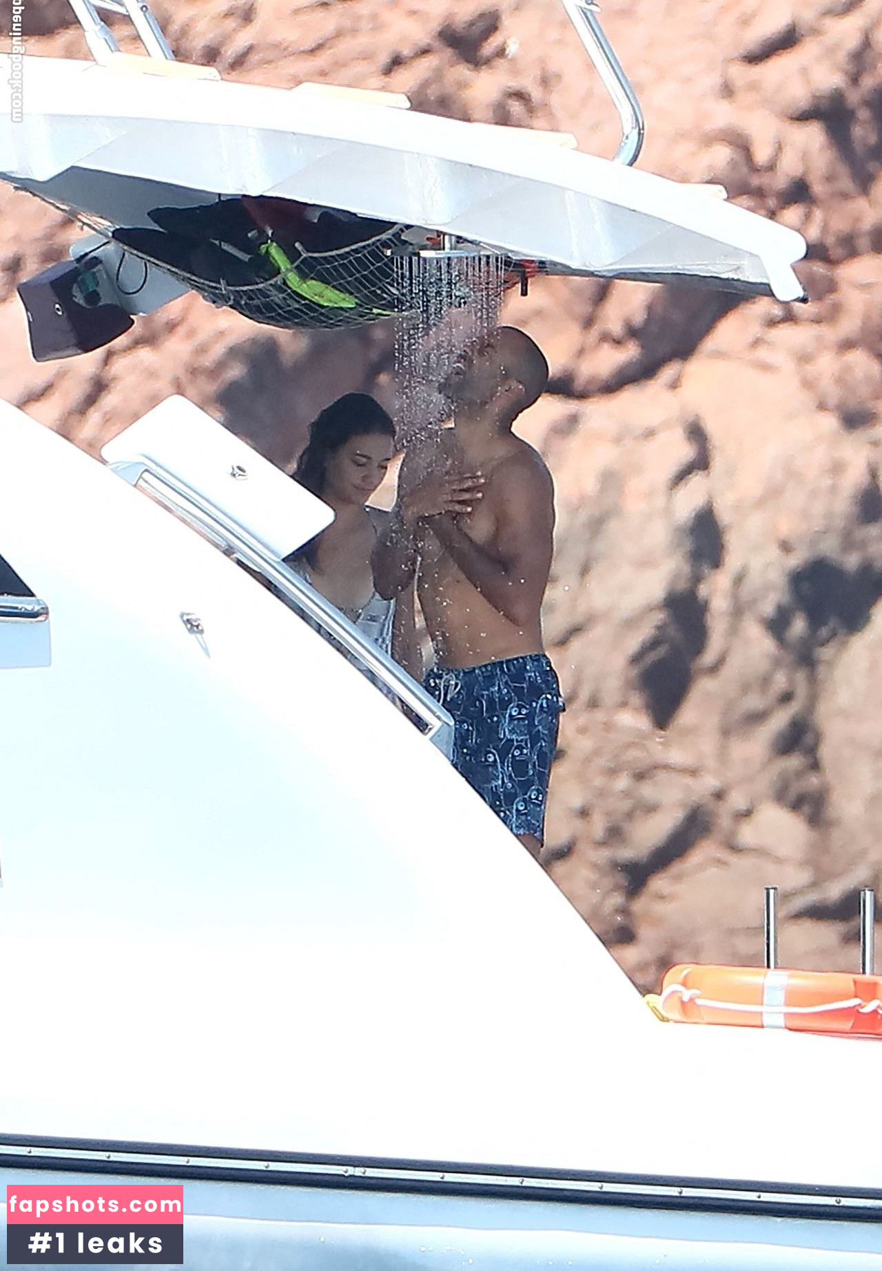 Alize Lim gallery photo #83