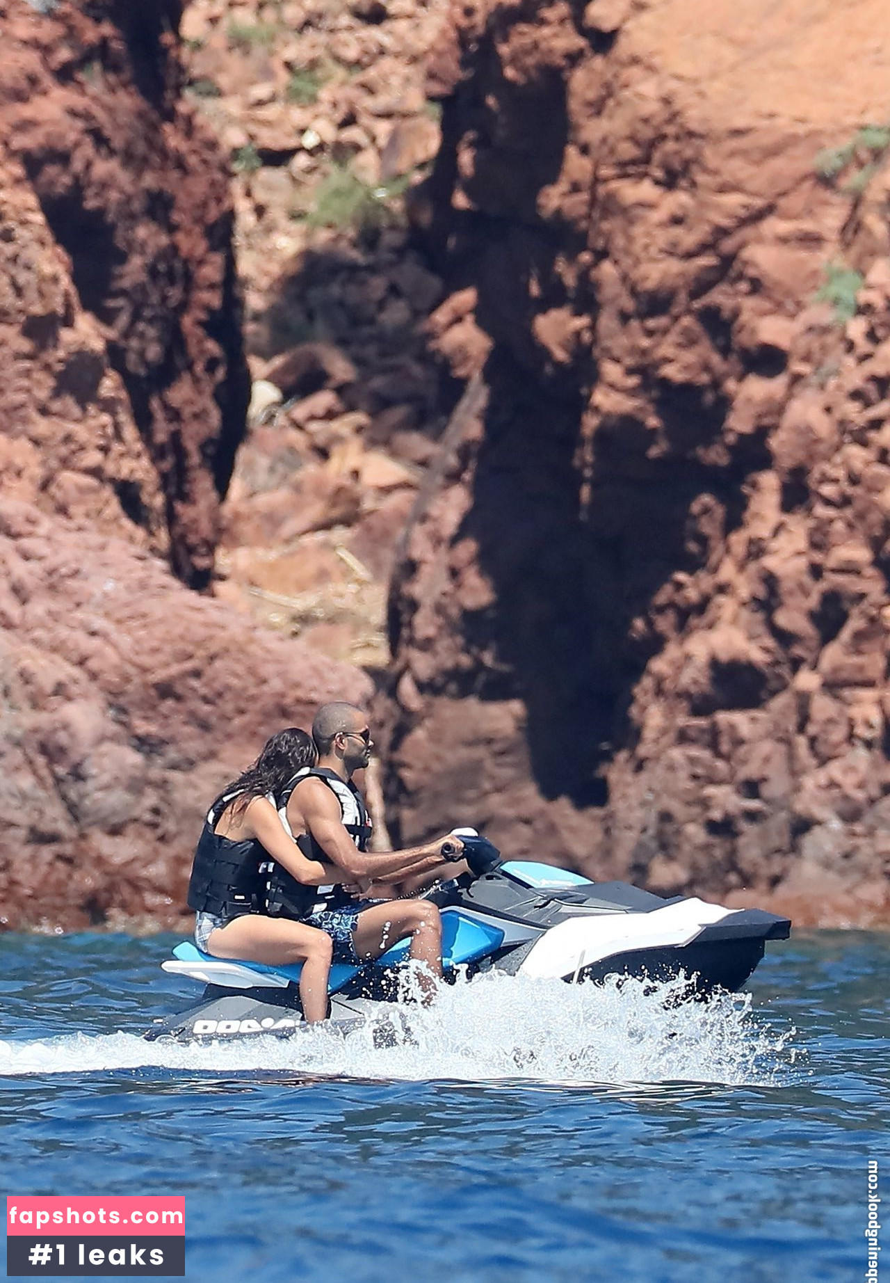 Alize Lim gallery photo #84