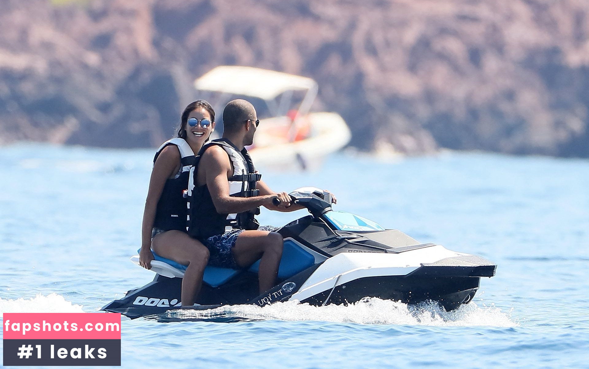 Alize Lim gallery photo #89