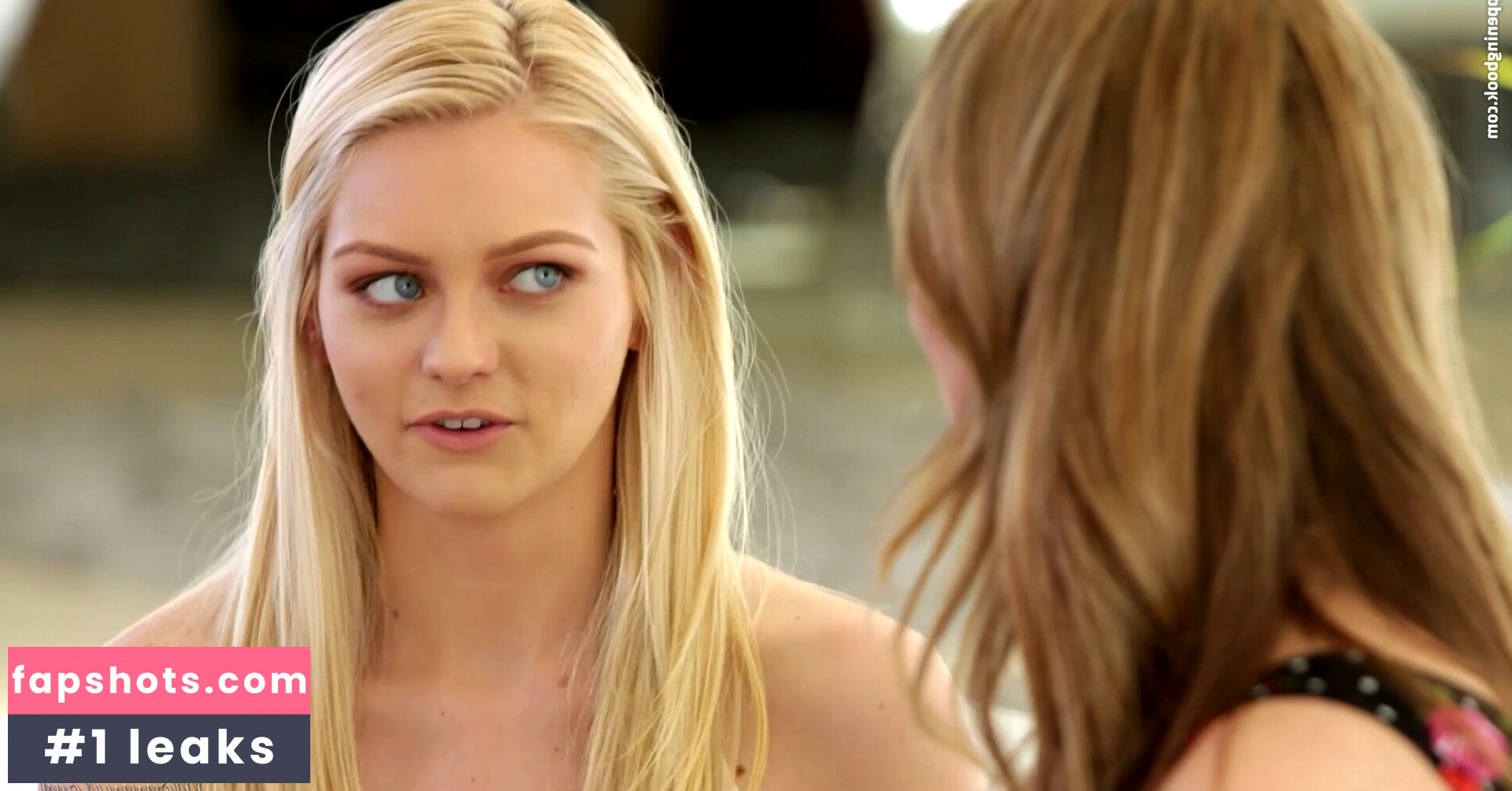 Alli Rae gallery photo #11