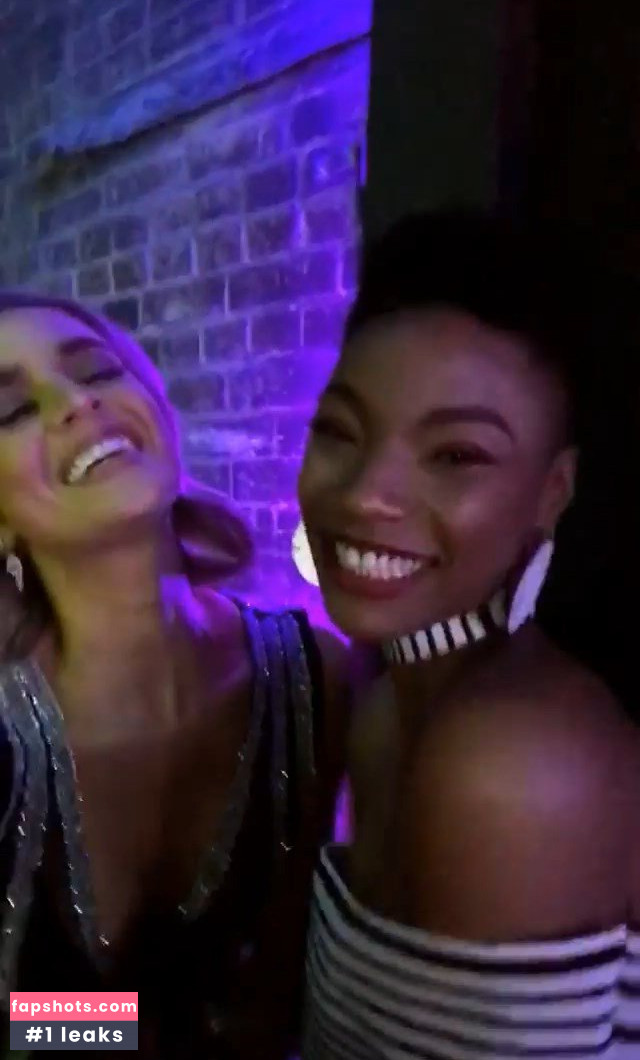 Allie Ayers gallery photo #32