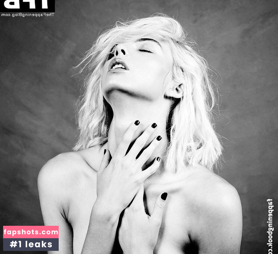 Allie Marie Evans nude babe gallery