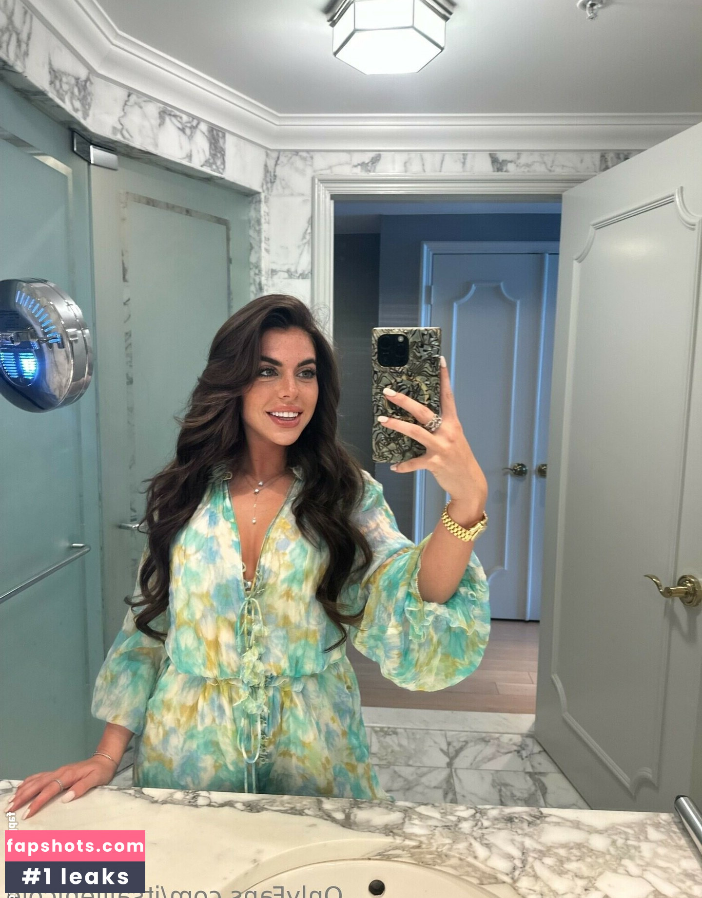 Allie Nicole gallery photo #5