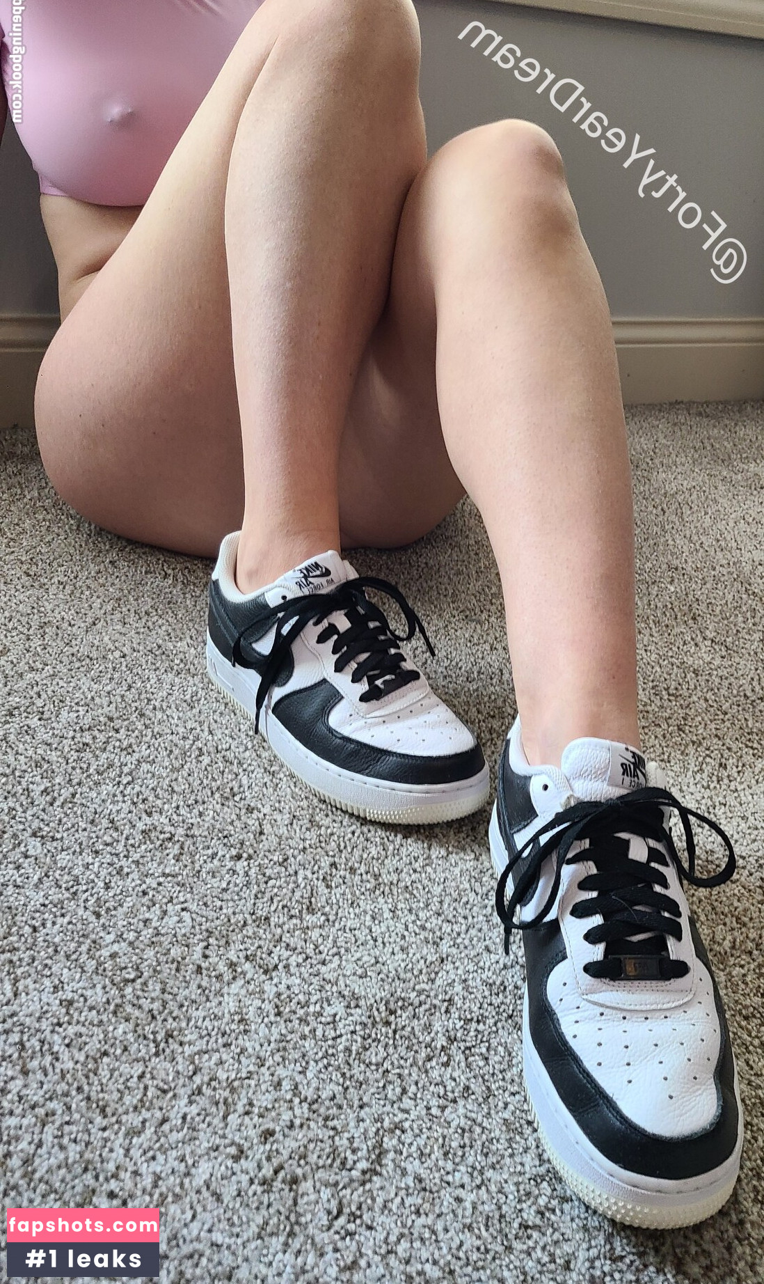 Allie Q gallery photo #15