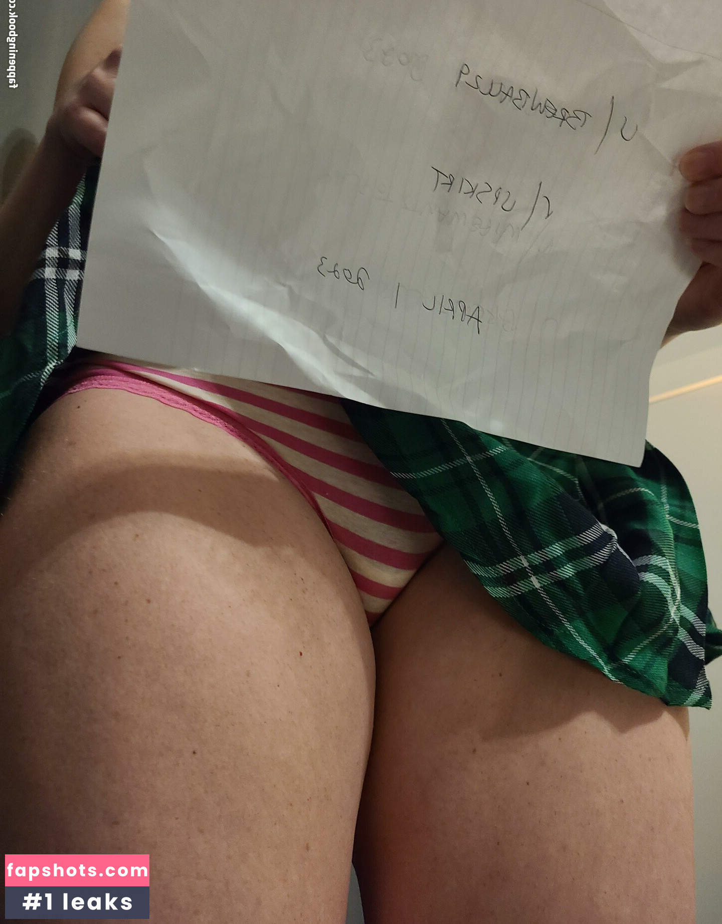 Allie Q gallery photo #7