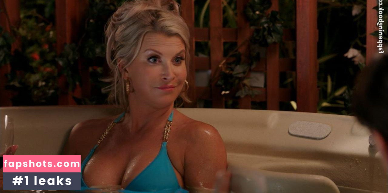 Allison Dunbar gallery photo #10