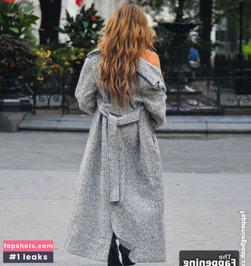 Allison Holker gallery photo #15