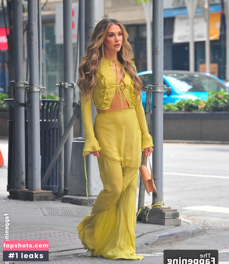 Allison Holker gallery photo #22