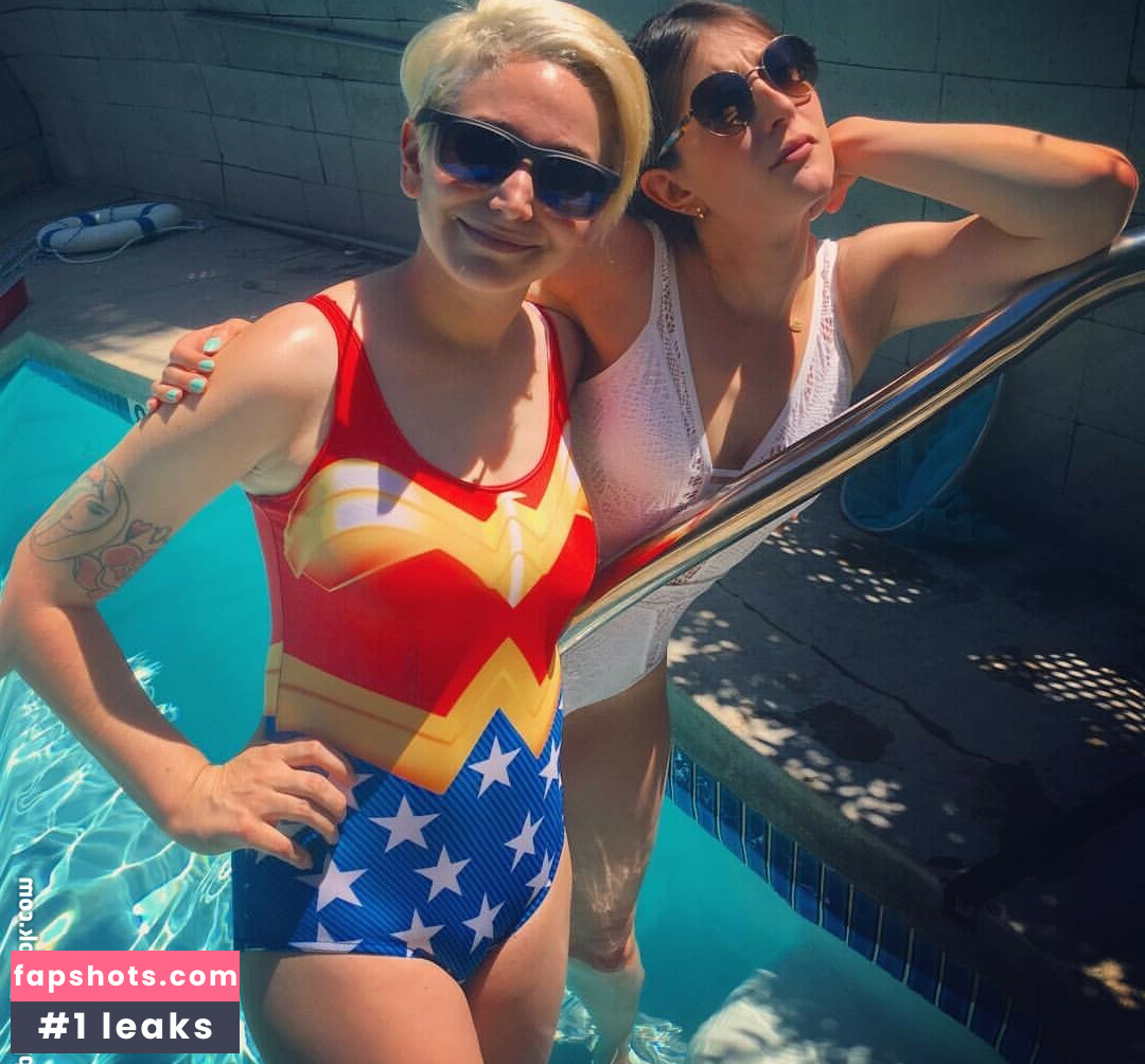 Allison Raskin gallery photo #27