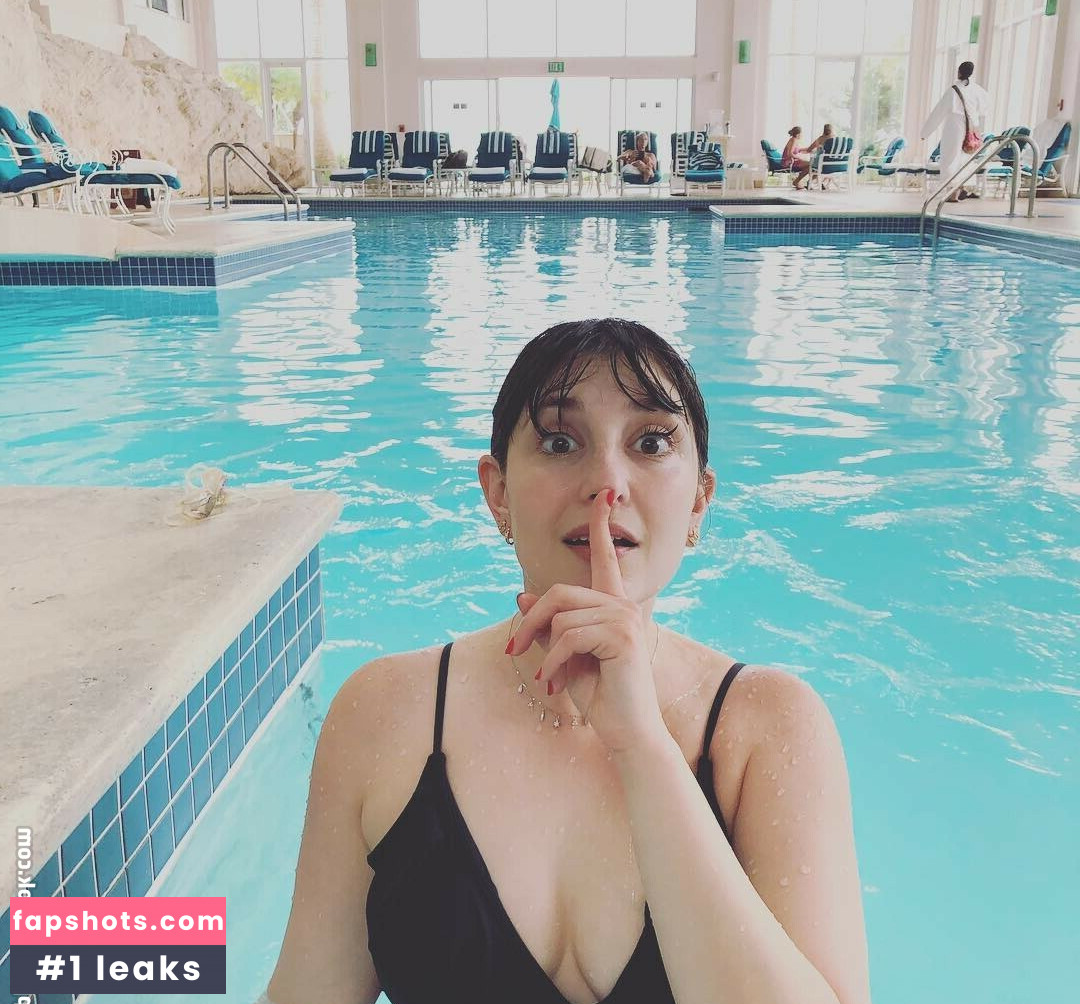 Allison Raskin gallery photo #5