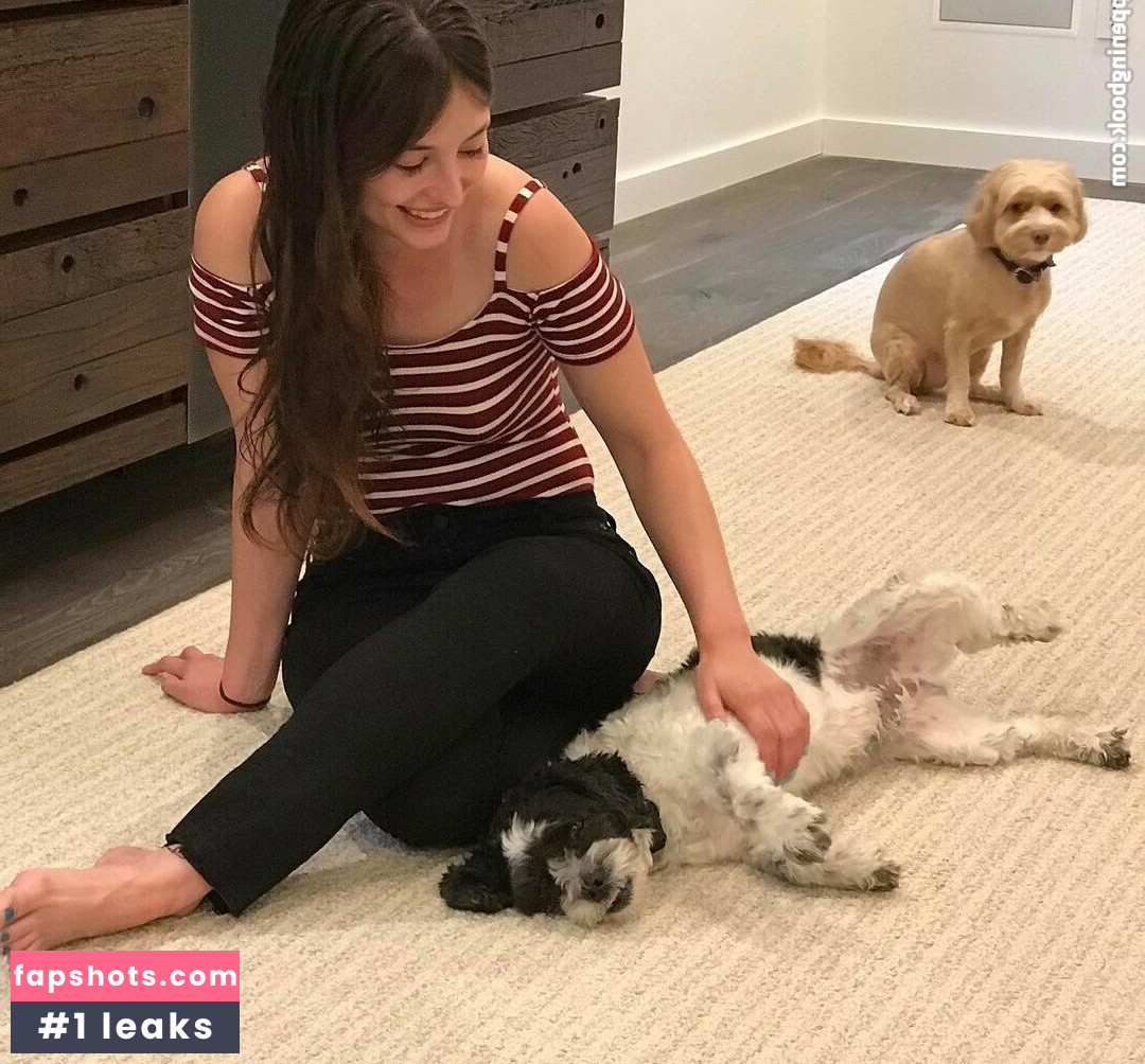 Allison Raskin gallery photo #10