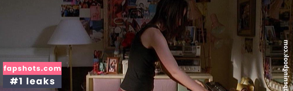 Allison Scagliotti gallery photo #61