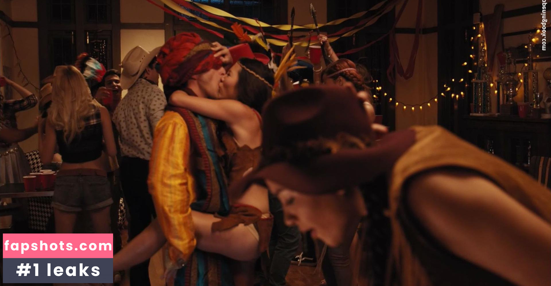 Ally Maki gallery photo #4