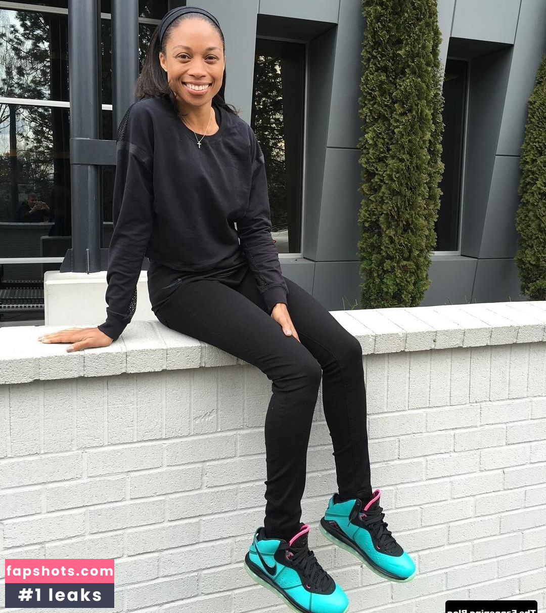 Allyson Felix gallery photo #28