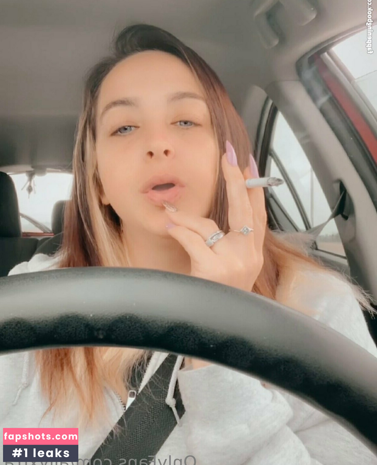 allyxtra gallery photo #5