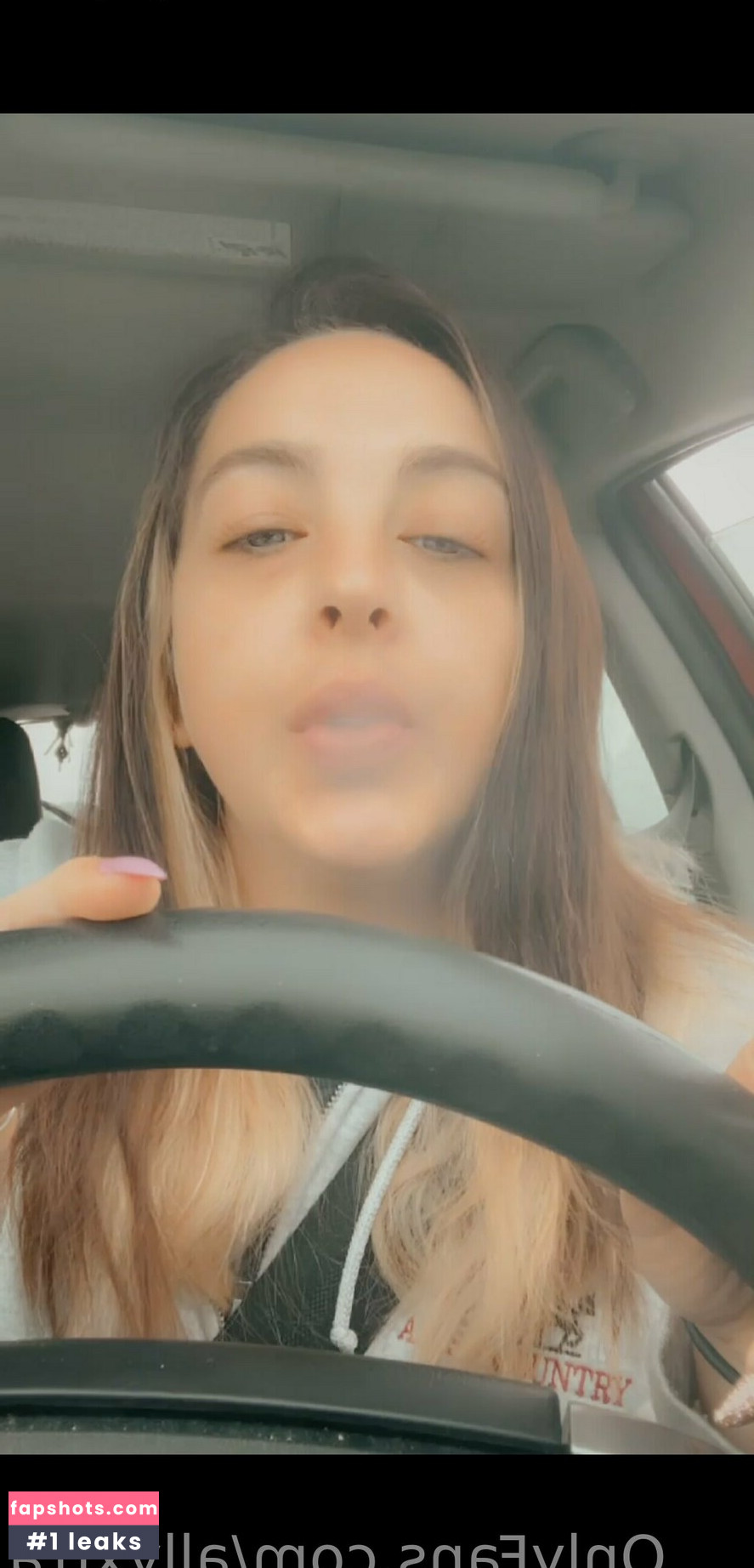 allyxtra nude babe gallery