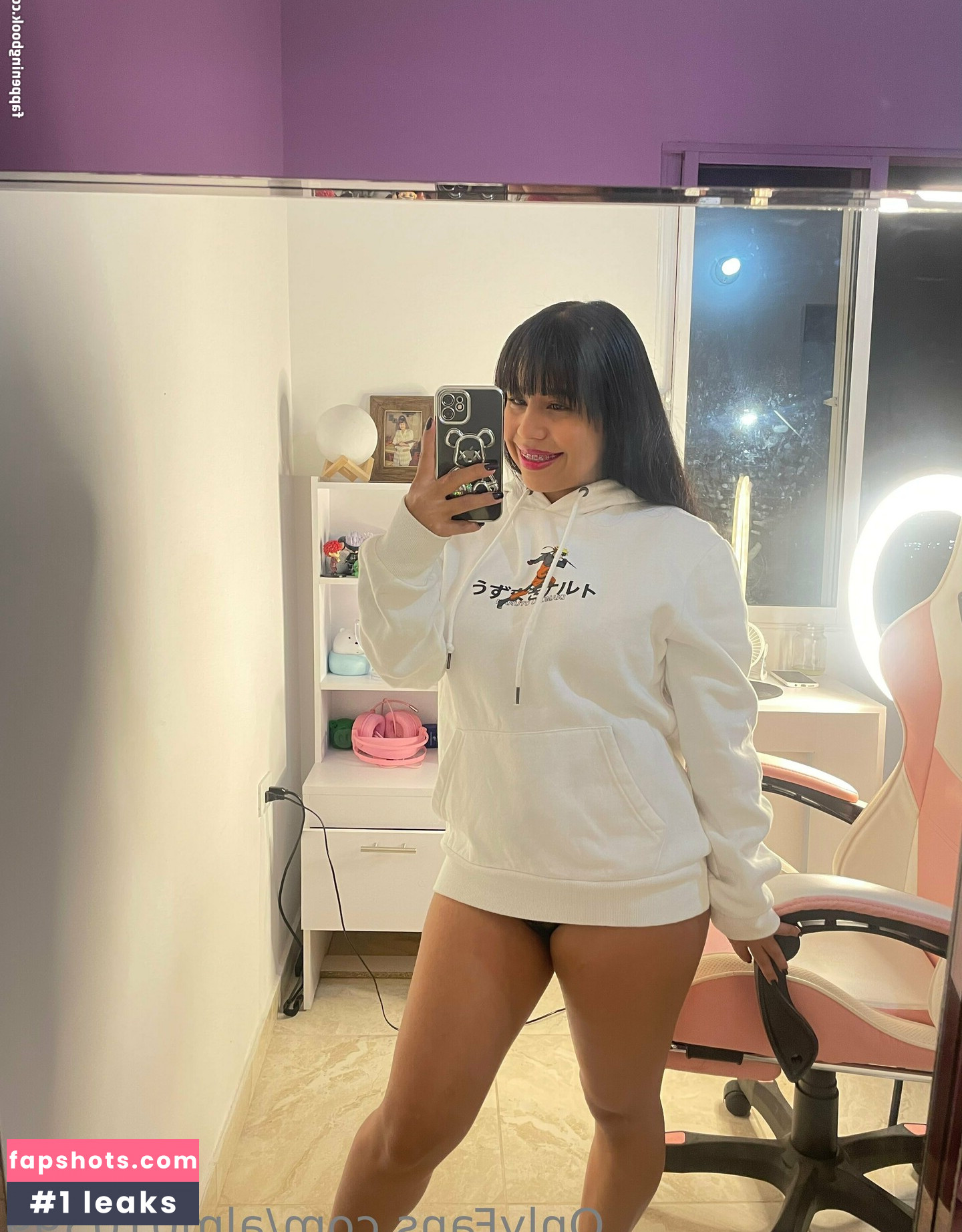 alm010599 nude babe gallery