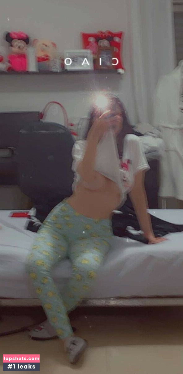 Alma Golan gallery photo #7