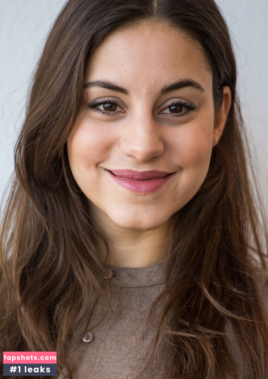 Almila Bagriacik gallery photo #21