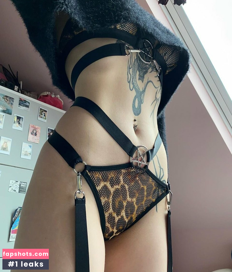 Aloeeveera Nude Leaks OnlyFans Photos #19 - LeakJerk