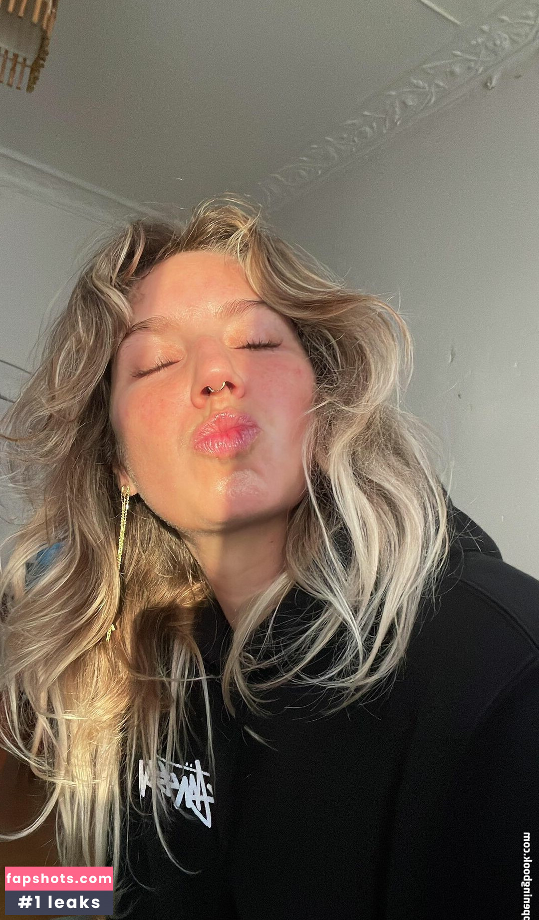 Aloha Auryn gallery photo #4