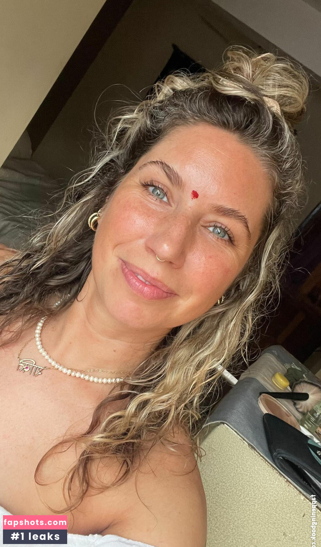 Aloha Auryn nude babe gallery