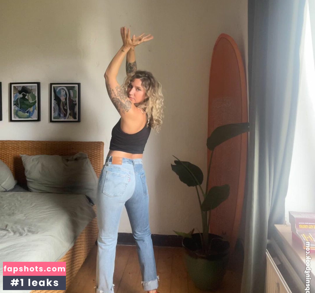 Aloha Auryn gallery photo #6