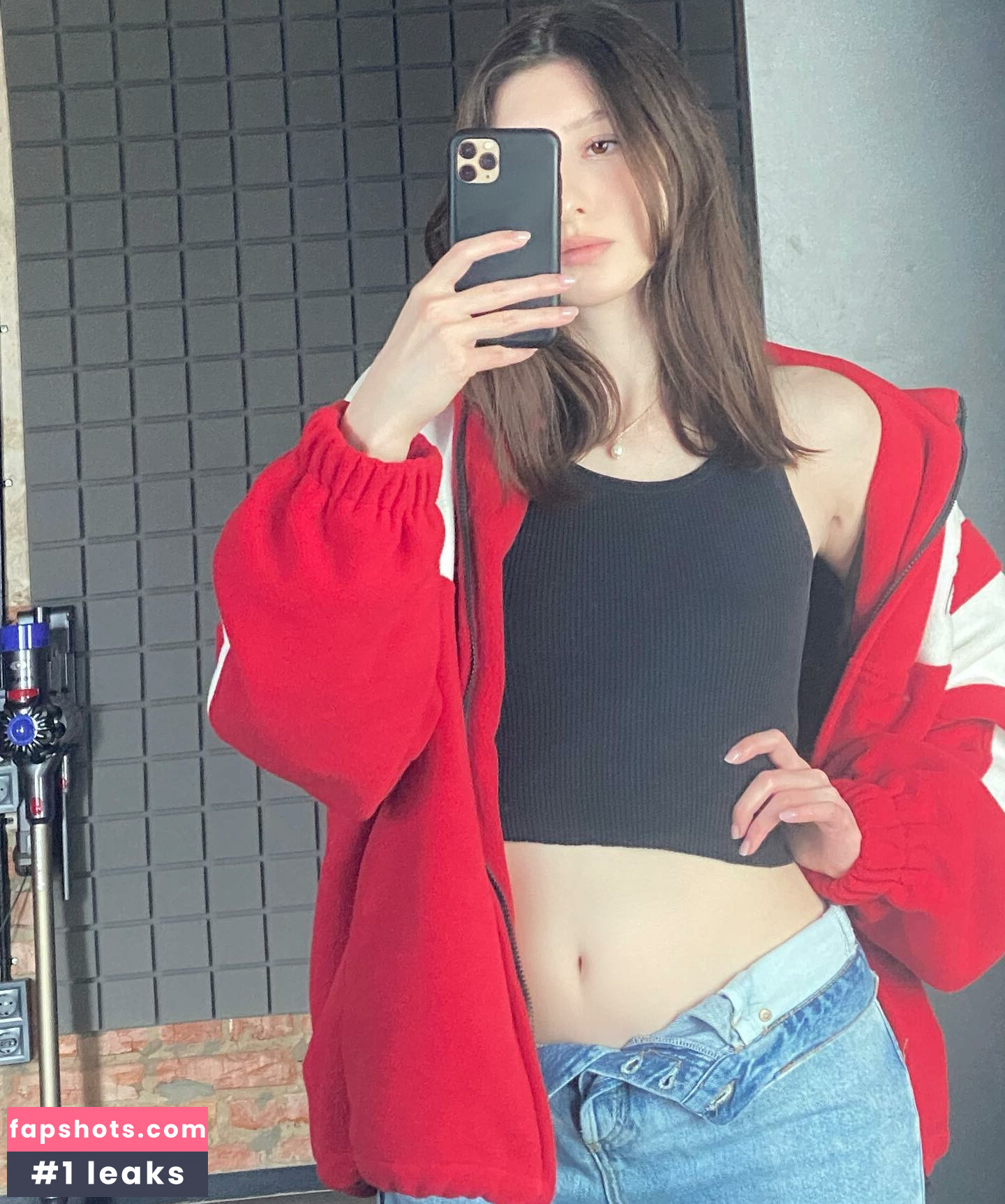 Aloona Larionova gallery photo #11