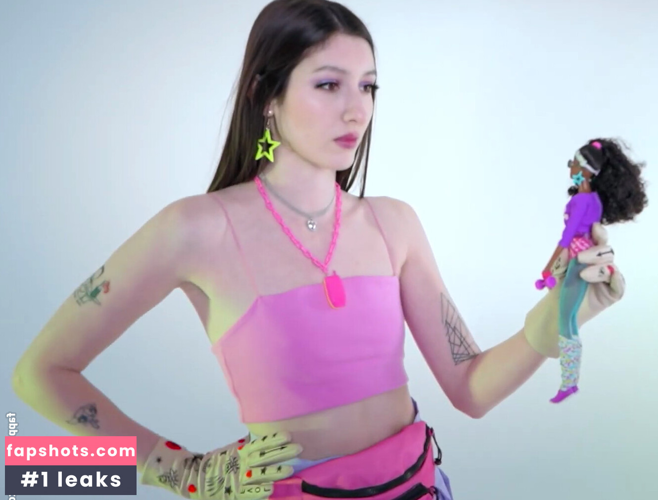 Aloona Larionova gallery photo #15