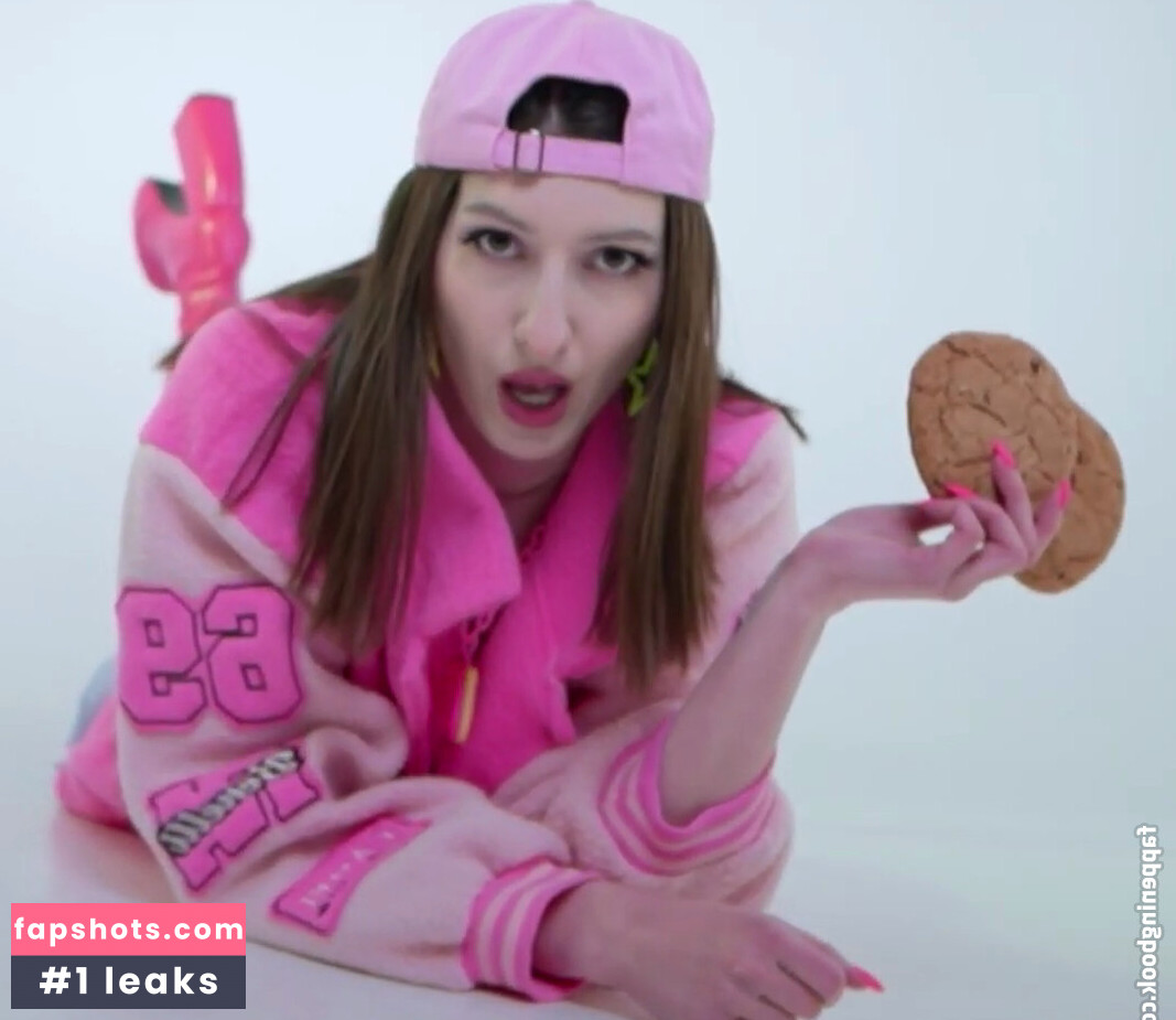 Aloona Larionova gallery photo #22