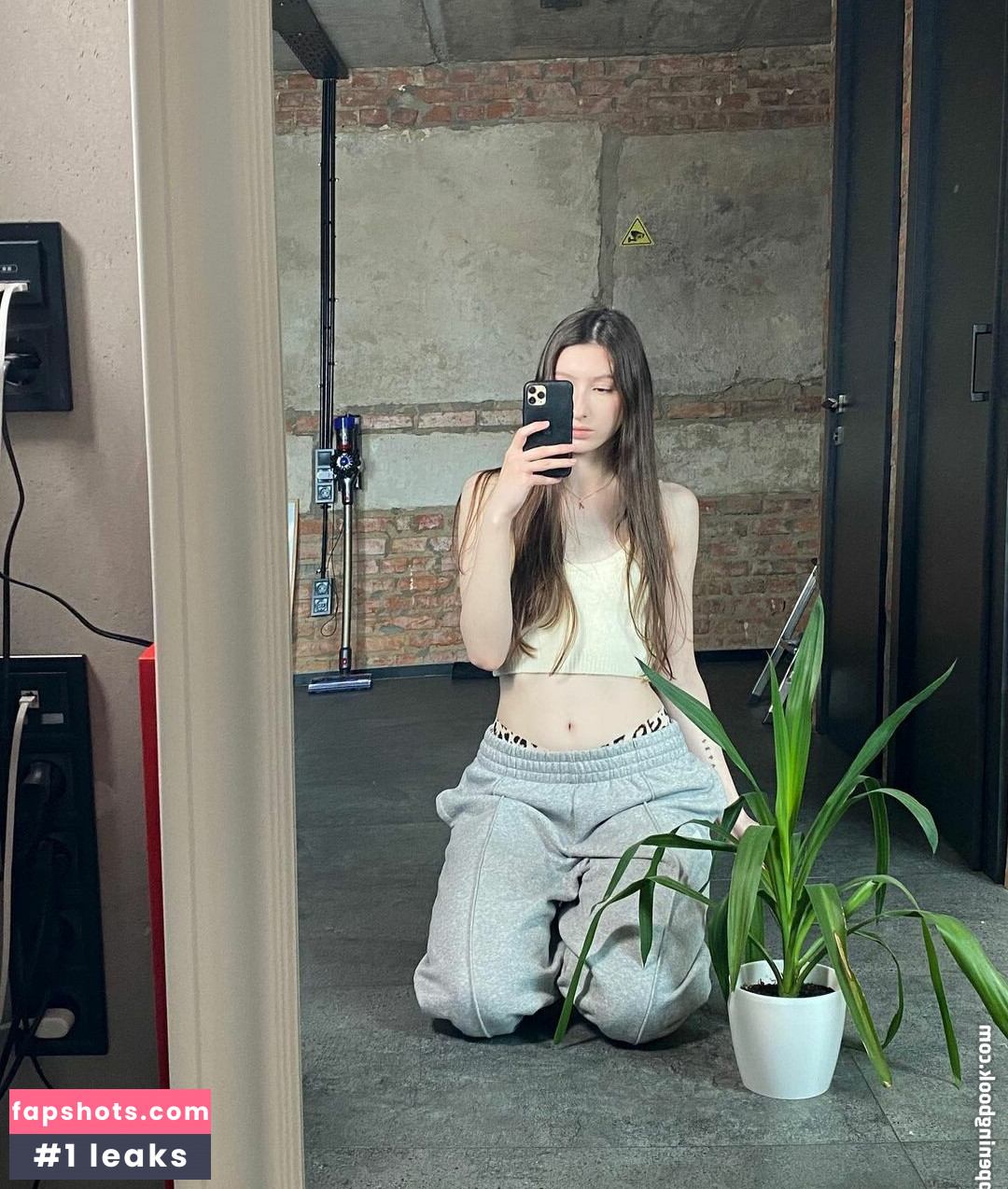 Aloona Larionova gallery photo #29