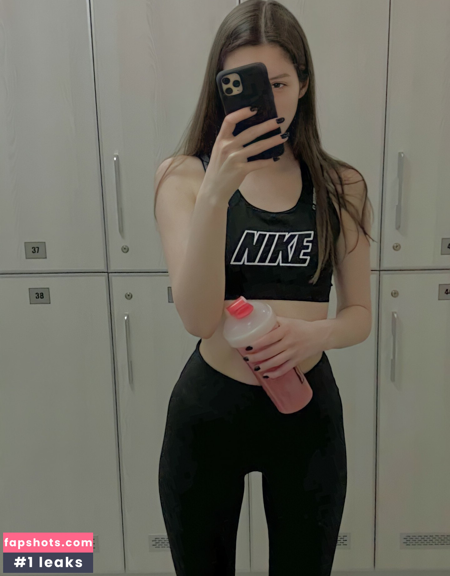 Aloona Larionova gallery photo #30