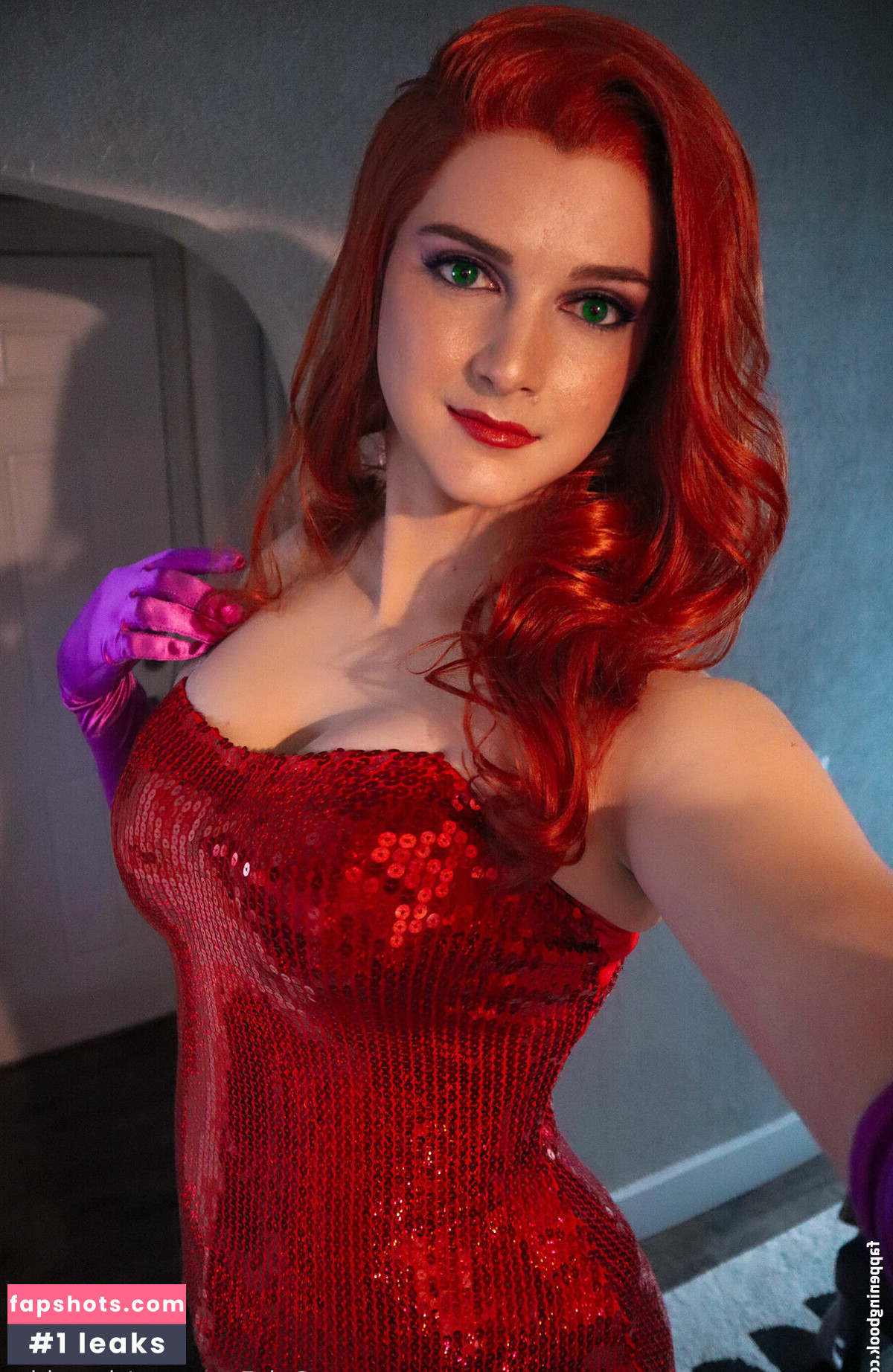 AlsoAshley nude babe gallery