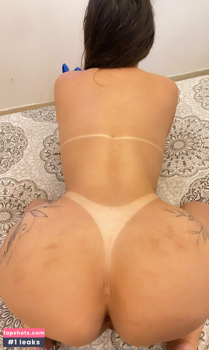 Alyne Lary gallery photo #43