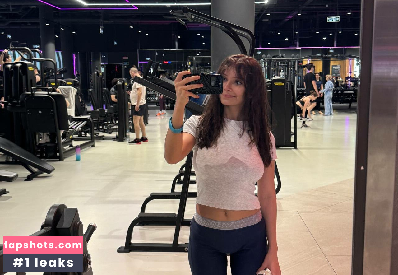 Alyona Bobrova gallery photo #5