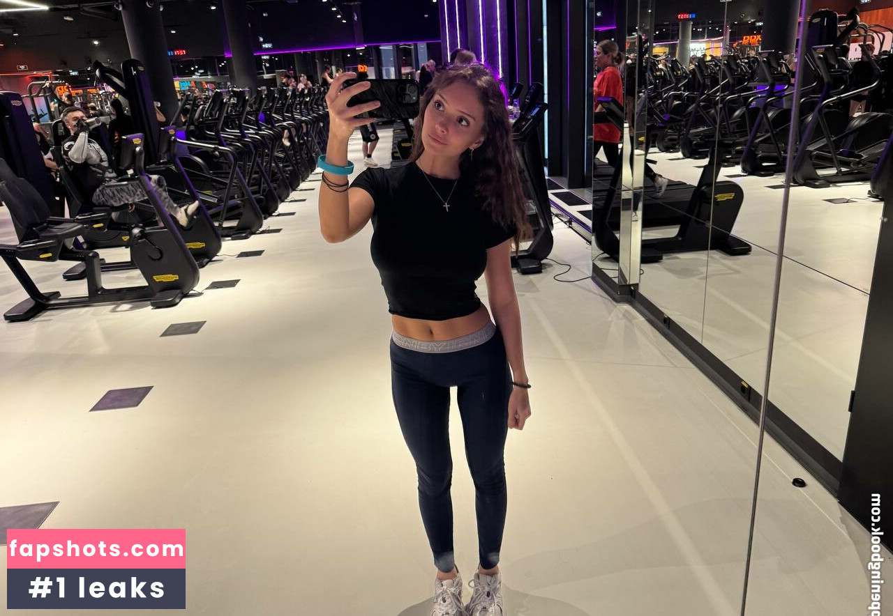 Alyona Bobrova gallery photo #10