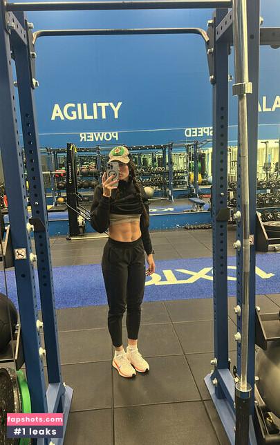 Alysha Newman gallery photo #23