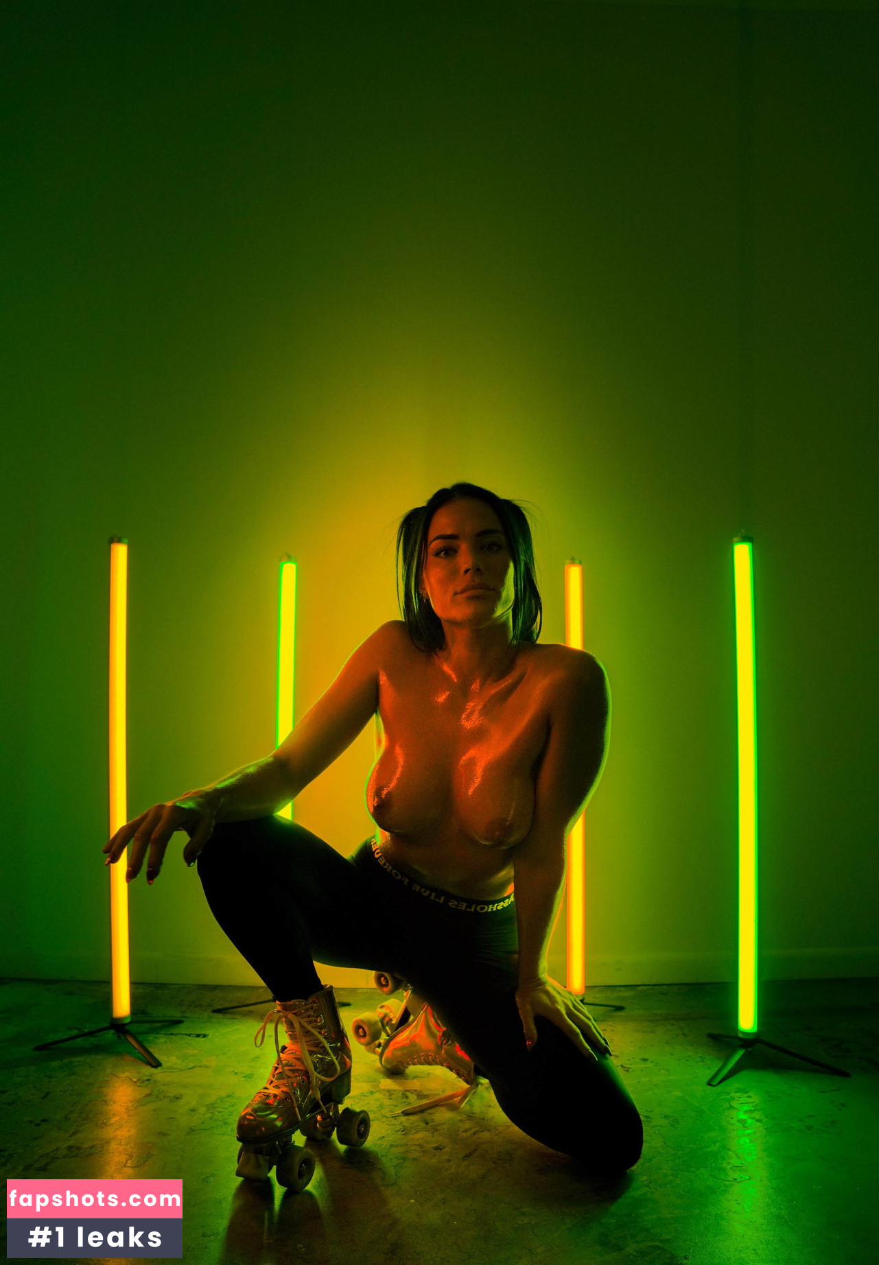 Alyson Eckmann gallery photo #11